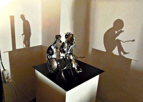 misleading-shadow-18