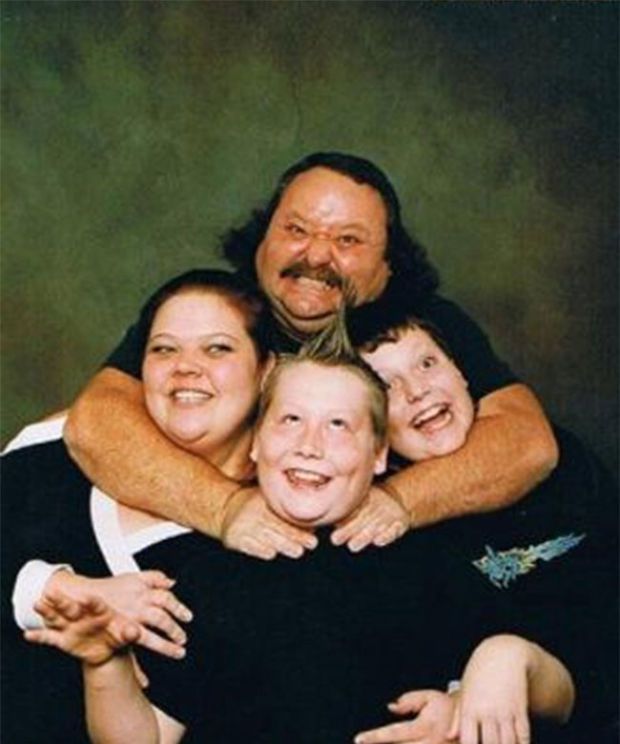 awkward-family-portrait-19