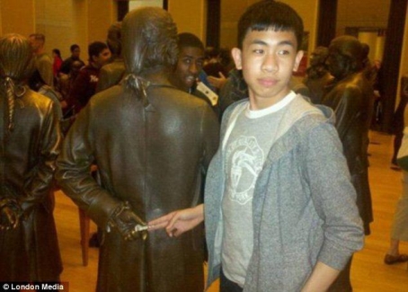 people-statue-fun-11