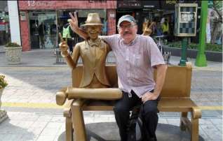 people-statue-fun-29